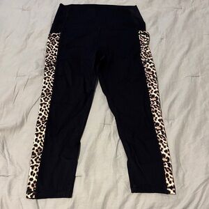 Leopard print workout leggings.